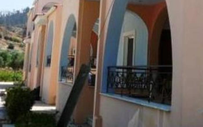Kaiafas Lake Hotel
