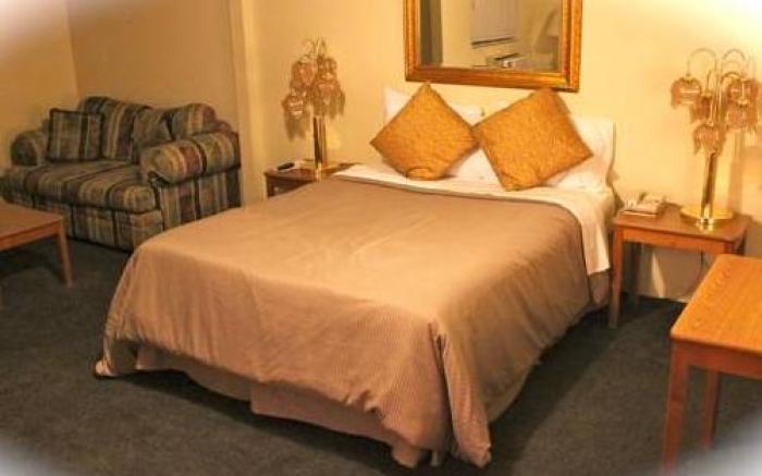 Holland Inn and Suites