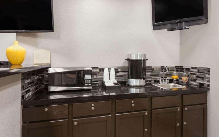 Studio 6  Suites San Ysidro, CA – San Diego South Bay