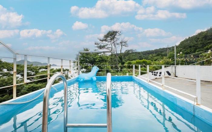 Geoje Theview Kids Poolvilla