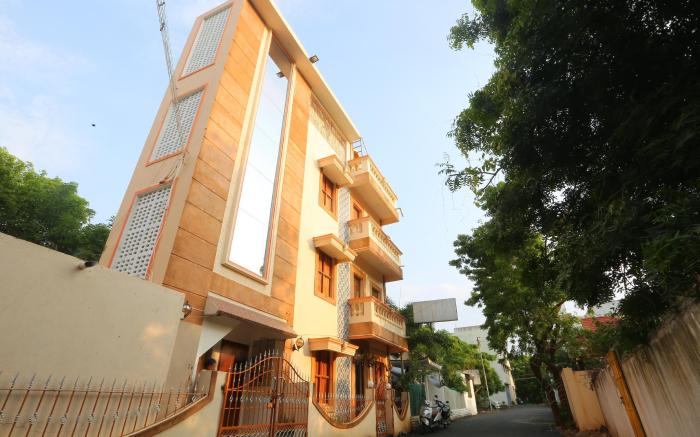 Le Apex Guest House