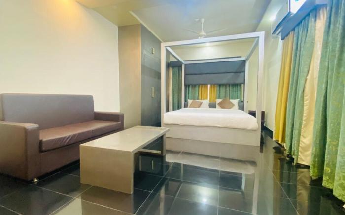 Lotus 202 - Luxury Honeymoon Suite in city central