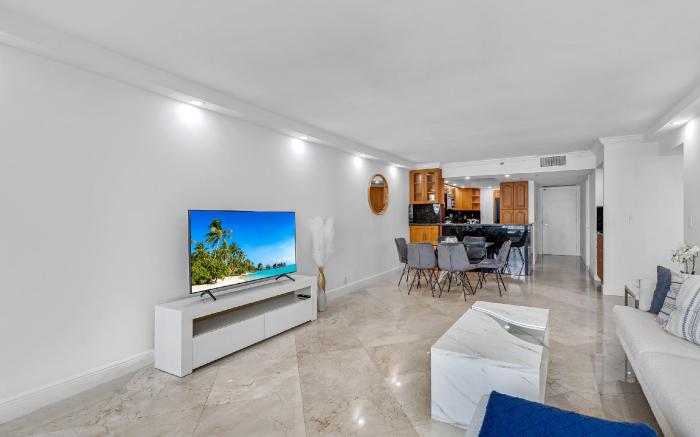 Unforgettable Water Views Oasis