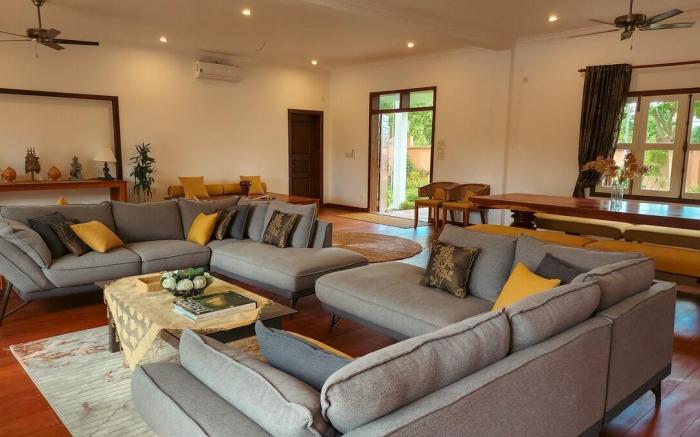 Villa Leakhena - Colonial Style 12 Bedrooms Villa