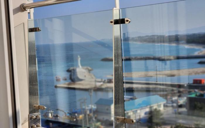 Goodstay Gangneung half ocean view suite  SaCheon