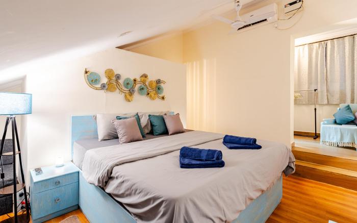Cozy 1BHK Duplex w/2 Baths, Pool, Reserved Parking