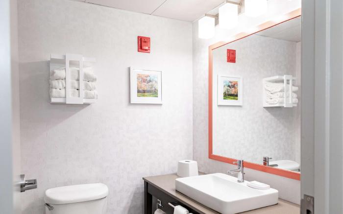 Hampton Inn & Suites Newark Airport Elizabeth
