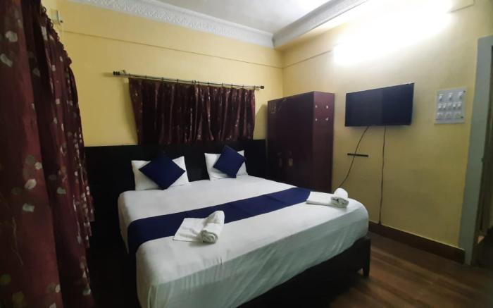 Goroomgo Salt Lake Palace Kolkata
