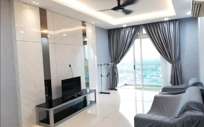 B29~KSL Mall~ Bathtub~ Netflix~ City View ~ 7 pax
