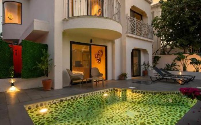 Icon Beach Suites Hotel
