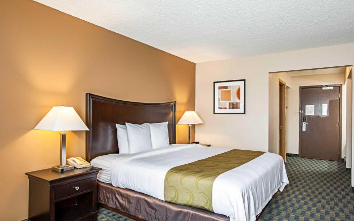 Comfort Inn & Suites Pacific - Auburn