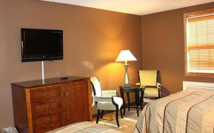 Whalers Inn and Suites