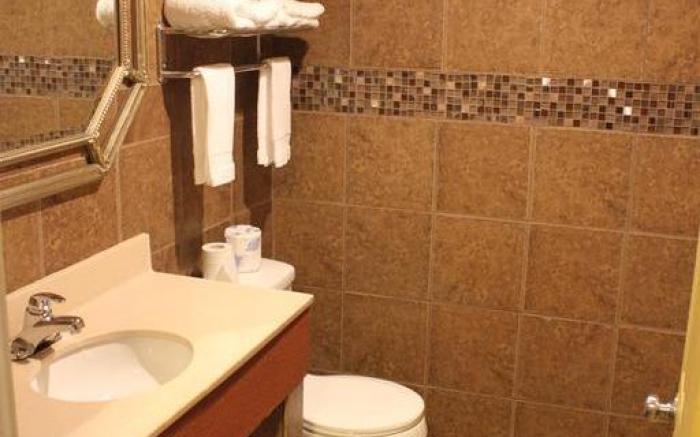 Whalers Inn and Suites