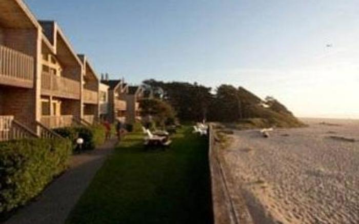 Schooner's Cove Inn