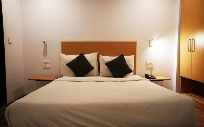 Hotel Townhouse at Udaipur City Railway Station