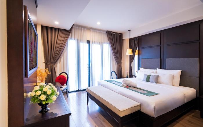 Hanoi Center Silk Charming Hotel