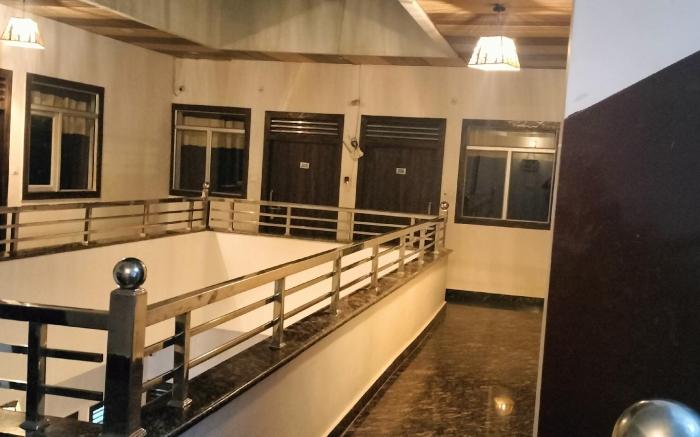 Taj 3 Star Hotel - Near Taj Mahal, Agra