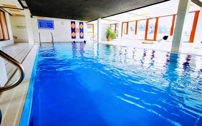 Romantisches Loft | Netflix | Pool | Bergblick
