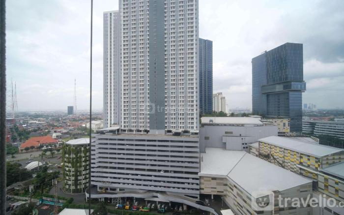 Nice Comfy Studio at Supermall Mansion By Travelio