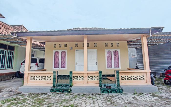 Hotel O Zahira Homestay Near Ekas Surf School and Service