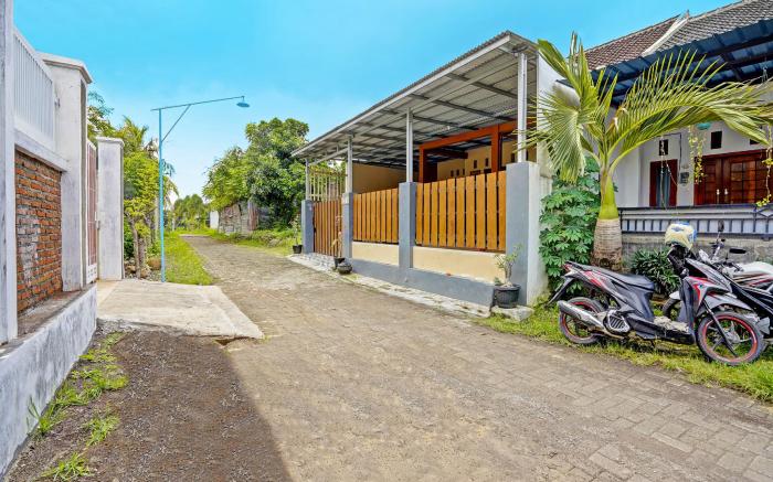OYO 92209 Kanggo Riko Family Homestay