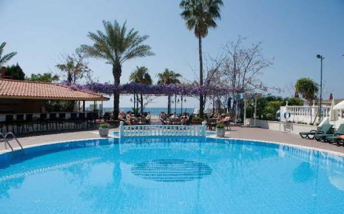 Azak Hotel 