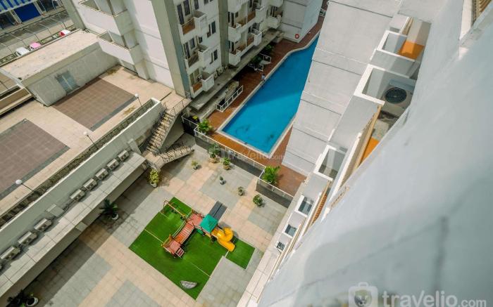 Cozy Living 2BR Sentul City By Travelio