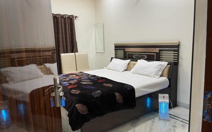 Homestay Comforts 500m from Amritsar Airport