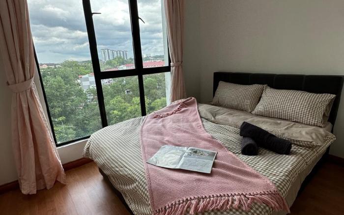 A0604 Platino 2BR ParadigmMall Netflix By STAY