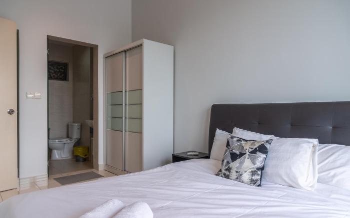Berlian @ MyRehat Tropics 2 Bedrooms