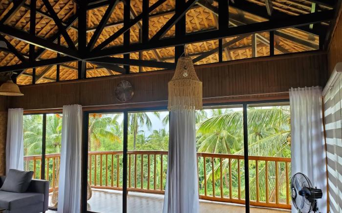 Luxury Bahay Kubo near Tagaytay