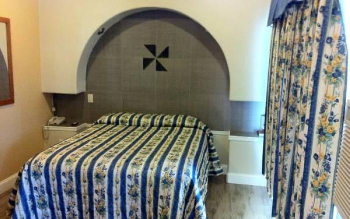 Reedley Inn