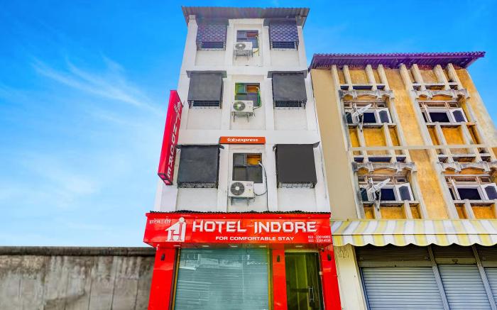 FabHotel Indore Palace
