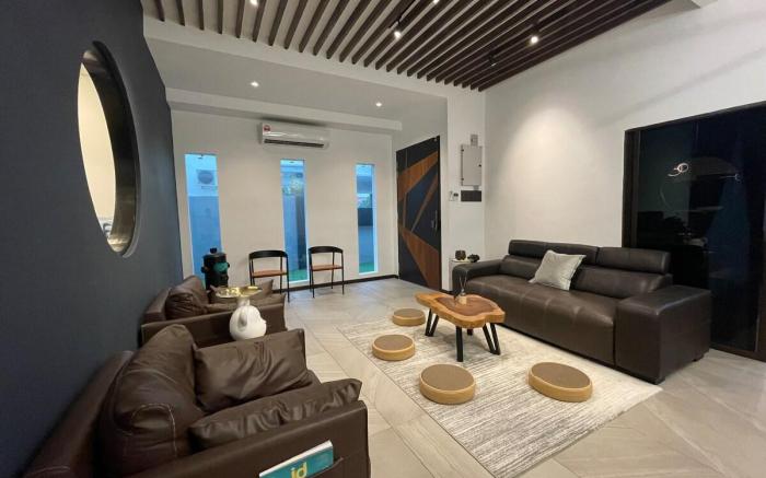 BRAND NEW 5000 SQFT Semi-D Hype Home (12pax)