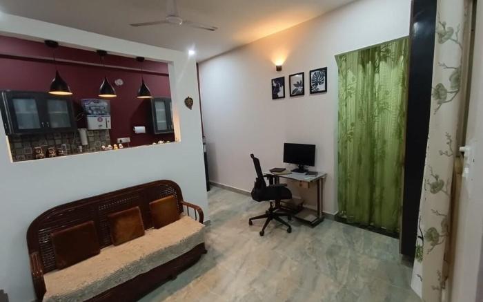 Modern 1BHK Fully Furnished Flat with Kitchen
