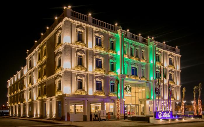 Luxury Night Hotel