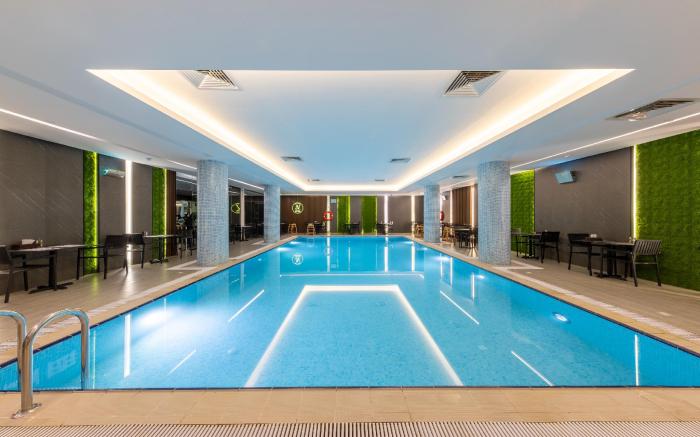Luxury Night Hotel