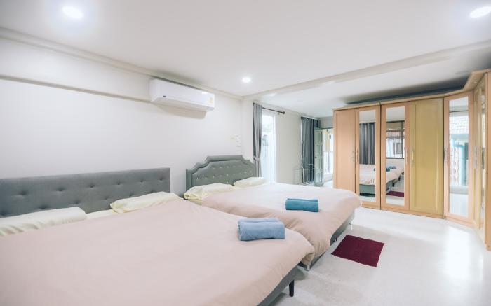 Paradise Found: 4BR, 6 min to Lee Garden