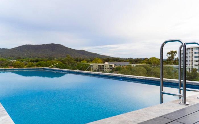 The Hamptons -  Lux 2 Bed 2 Bath Central Location