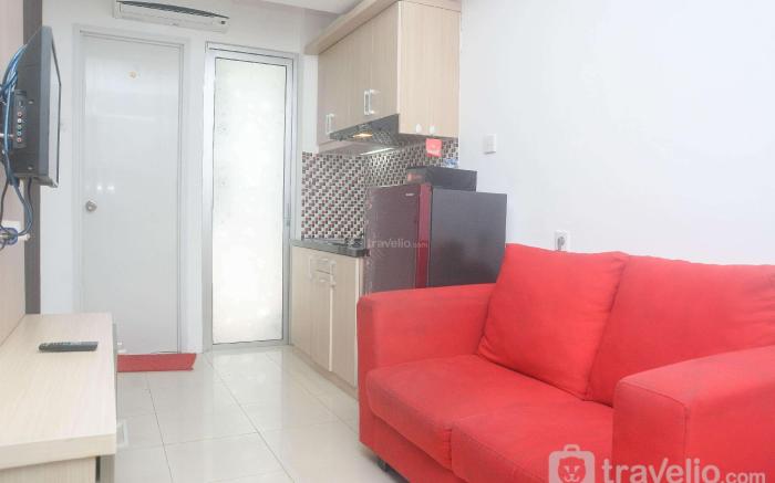 Cozy & Nice 1BR Bassura City Apartment By Travelio