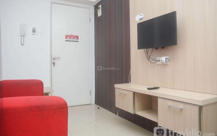 Cozy & Nice 1BR Bassura City Apartment By Travelio