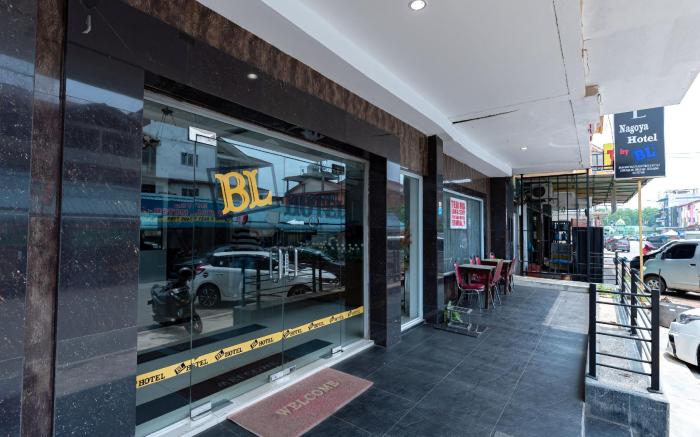 Urbanview Hotel Crystal Nagoya Batam by RedDoorz