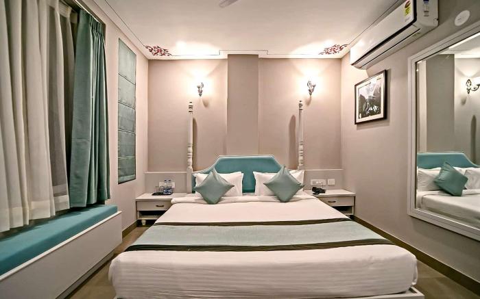Shreeji Mahal Hotel