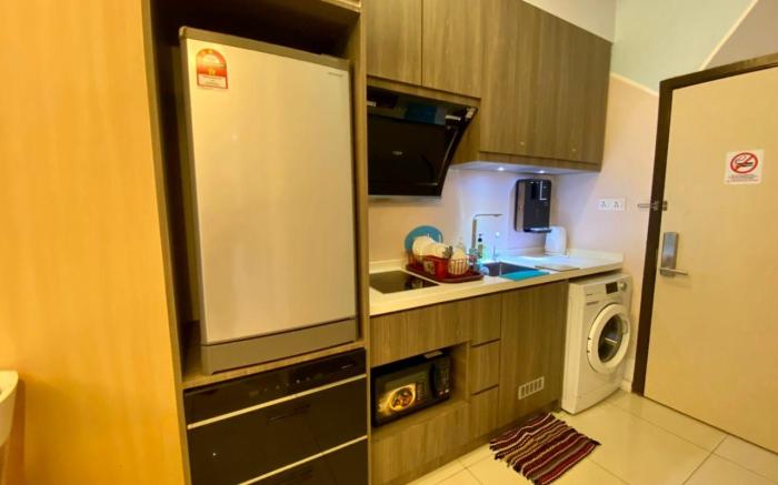 KK SUTERA AVENUE WT POOL OPP IMAGO 2BR 6pax 【LVD】