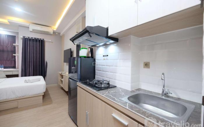 Cozy Nice Studio at Transpark Cibubur By Travelio