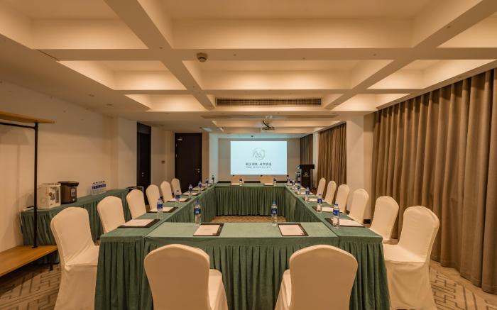 Rezen Retreat Qiyu Hotel Shanghai International Tourism Resort Xiuyan Road Metro Station