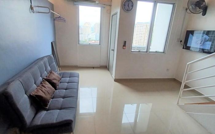 Modern & Comfy Studio with Balcony 
