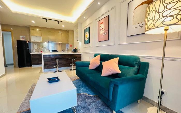 Amazing Sea View 1BR unit at R&F Princess by ANJU