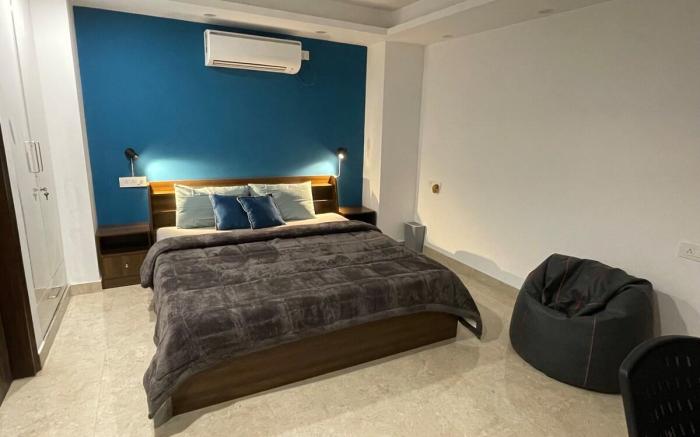 FlxHo Uno- Premium Private Room- Golf Course Road