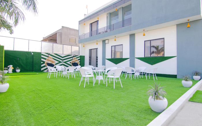 FabHotel Sky Lark Farm